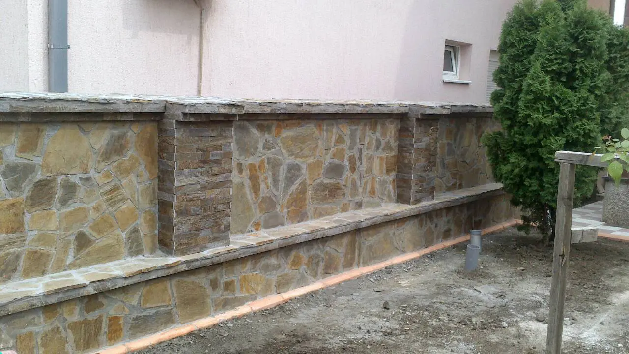 braon-studenica-lomljena-prirodni-kamen braon-studenica-lomljena-prirodni-kamen